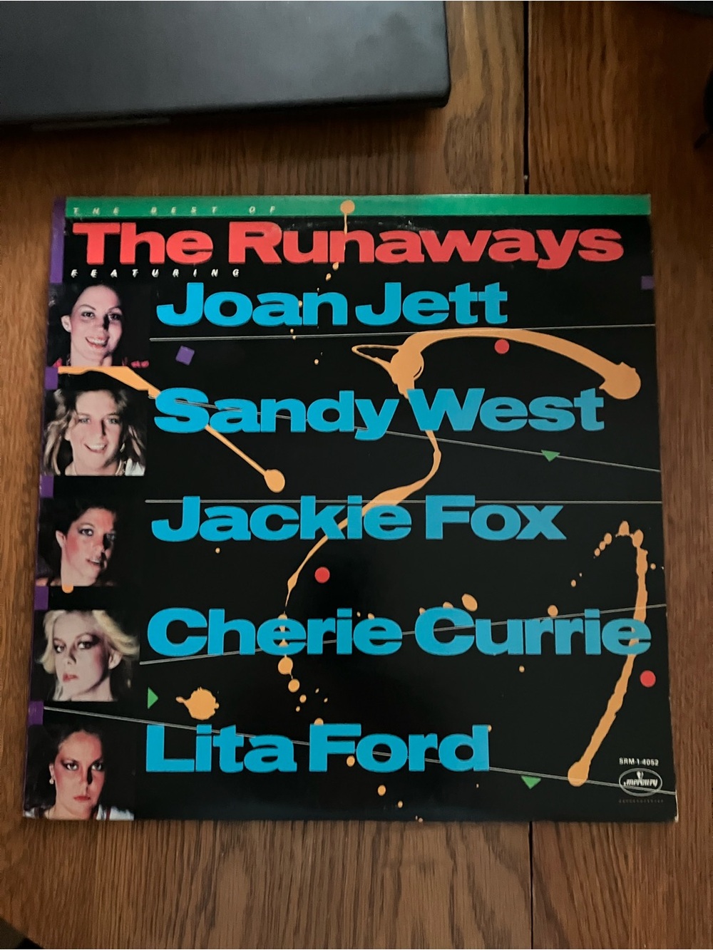 Vintage 1982 The Runaways “The Best Of The Runaways” Vinyl #SRM-1 4052 Mercury